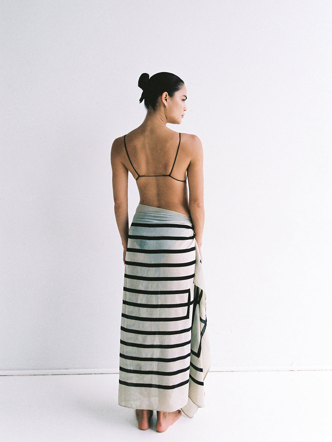 Krys Sarong - Cream & Black